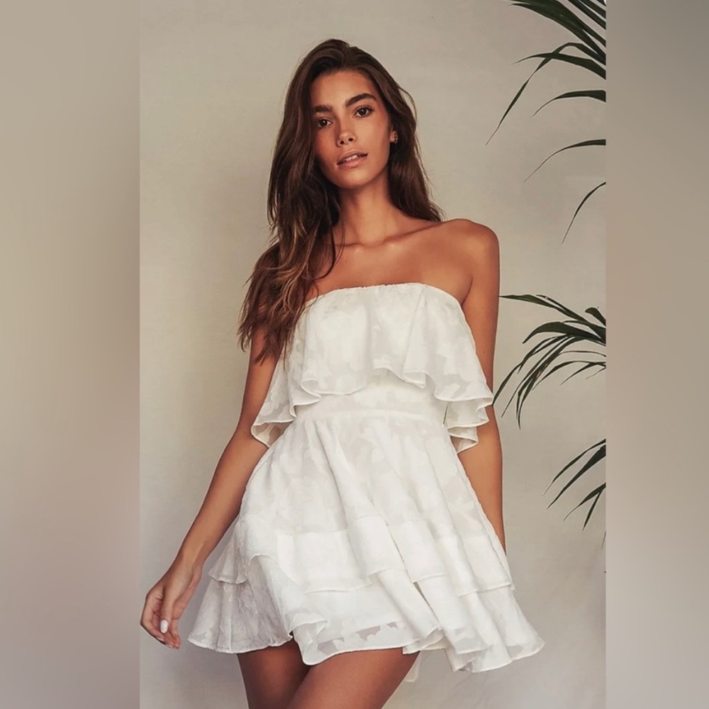 Lulus strapless white dress